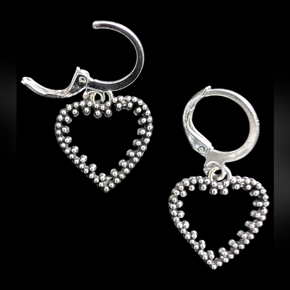 ⭐NWT Goth Lolita Silver Hollow Dangly Hearts Hoop Earrings